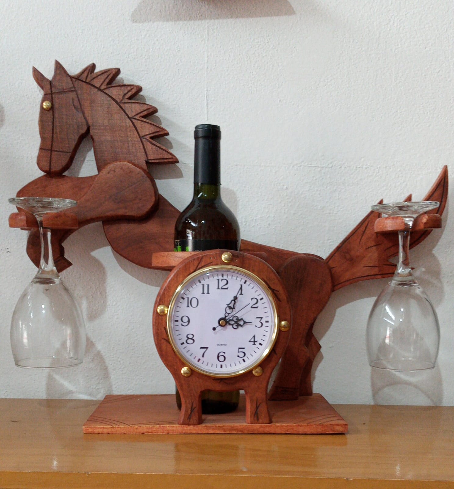 Reloj clásico de algarrobo